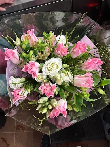 Bukett i rosa och vitt